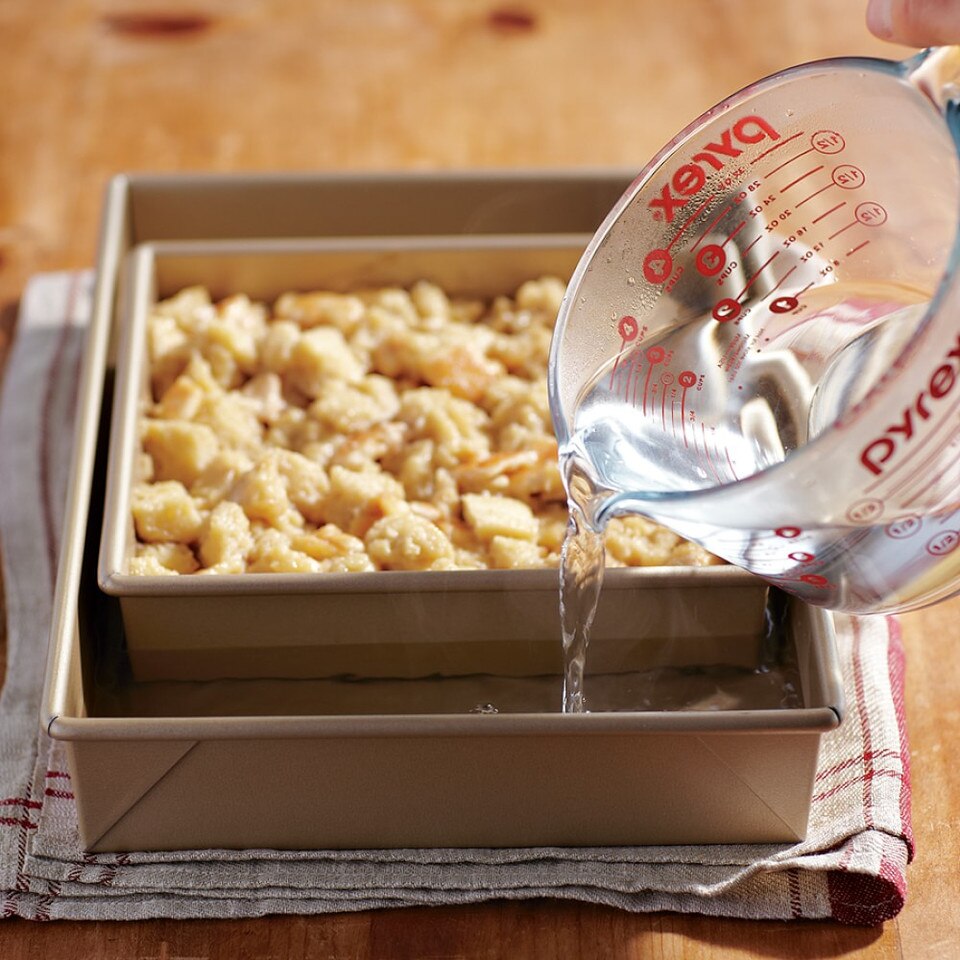 Williams Sonoma Goldtouch® Pro NonStick Square Cake Pan Williams